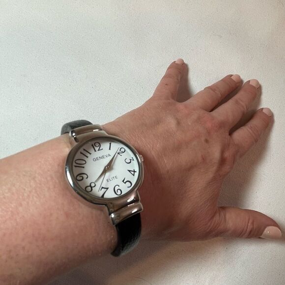 GENEVA Elite Easy to Read silver watch black leather cuff - Picture 3 of 9